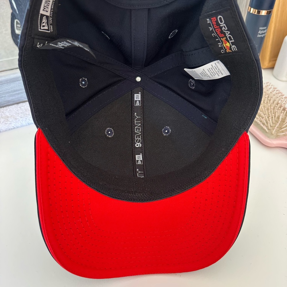 Paddock club Oracle Red Bull Racing Cap - Picture 4 of 5